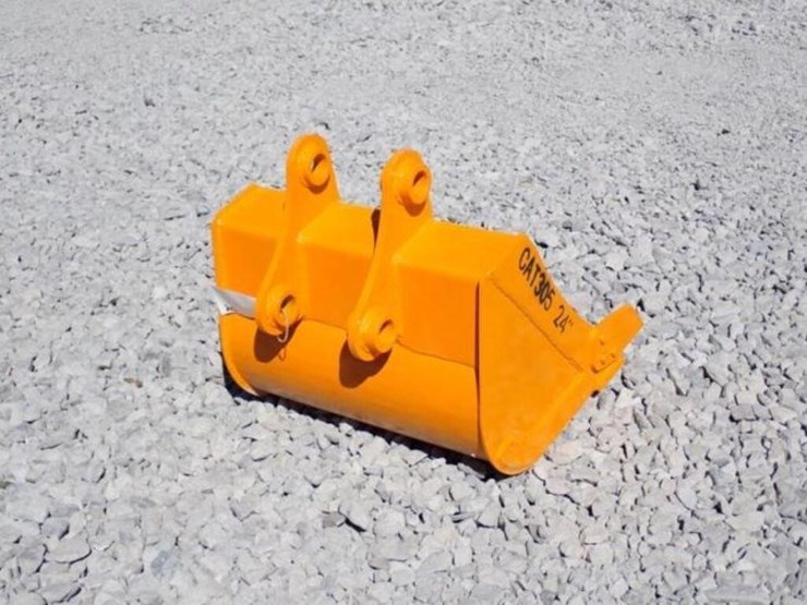 2026-caterpillar-305-image-3