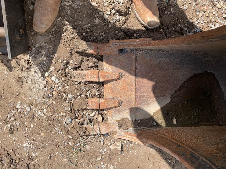 #9175-•-excavator-bucket-image-2