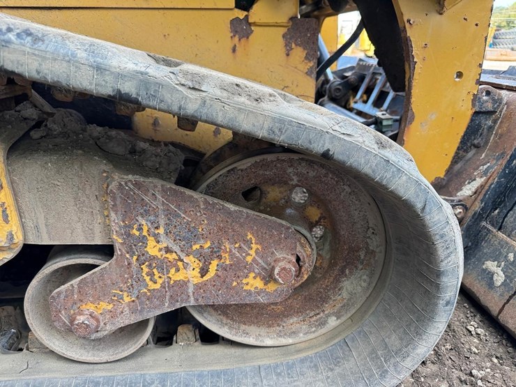 2016-caterpillar-259d-image-22