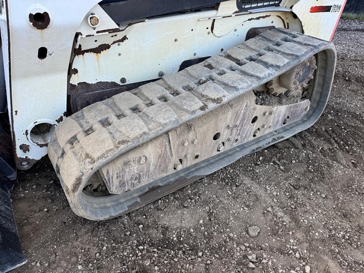 bobcat-t870-image-13