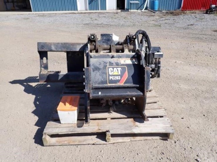 2011-caterpillar-20-image-2