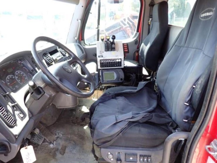 2015-freightliner-108sd-image-25