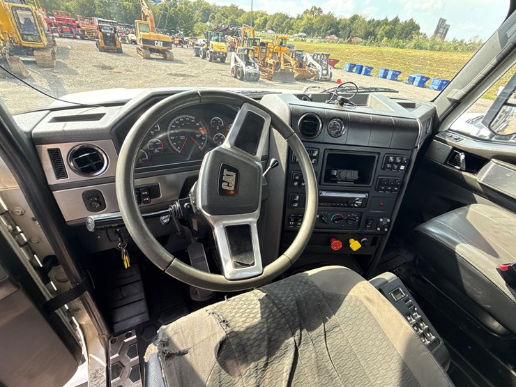 2017-caterpillar-ct660-image-15