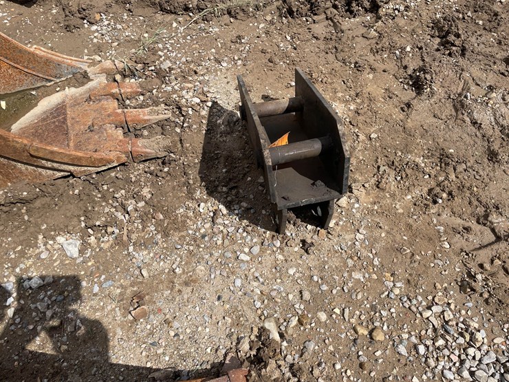 #9174-•-excavator-attachment-for-auger-image-3