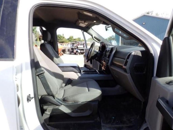 2020-ford-f250-xlt-image-26