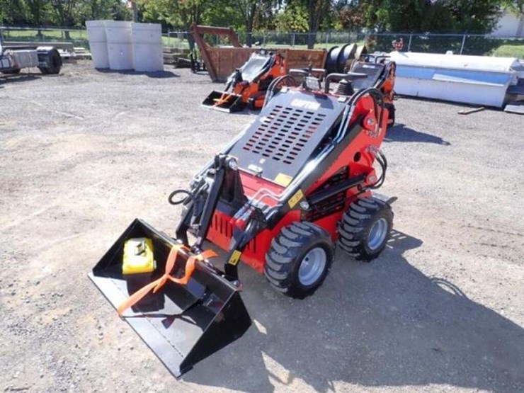 unused-2026-captok-skid-steer-loader-323tz260811-image-1