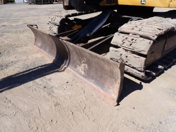 2014-deere-85g-image-32