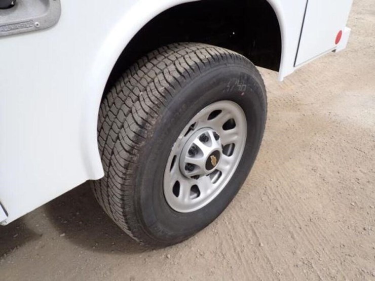 2024-chevrolet-silverado-3500hd-image-39