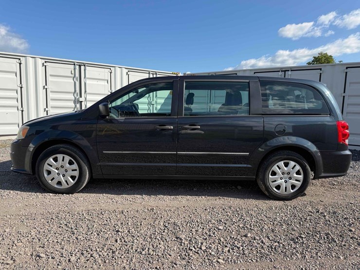 2014-dodge-grand-caravan-image-2