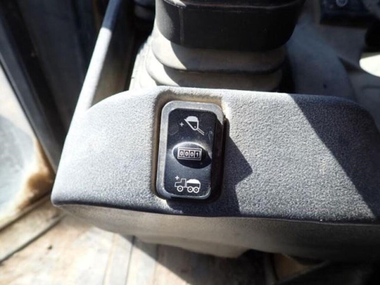 2015-deere-544k-image-19