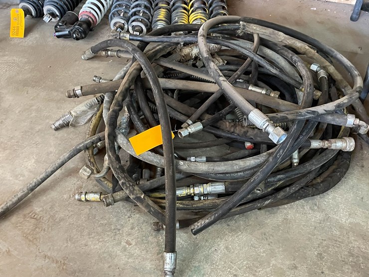 #9243-•-lot-of-hydraulic-hoses-image-29