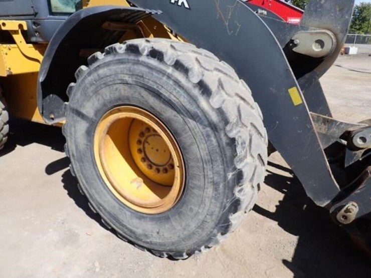 2015-deere-544k-image-55
