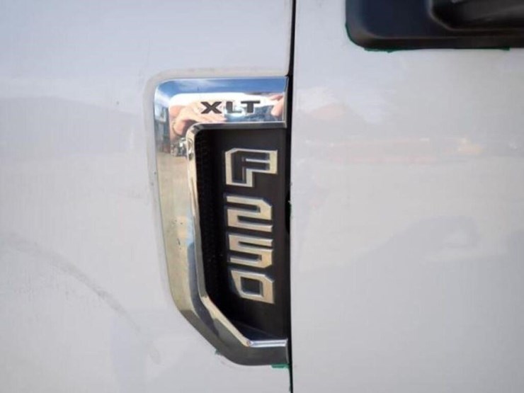 2020-ford-f250-xlt-image-27