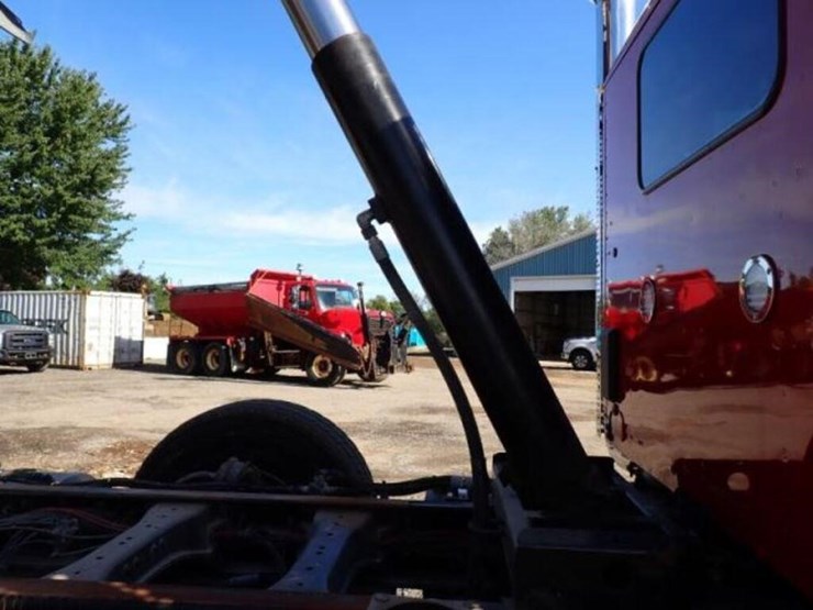 2021-kenworth-t880-image-80