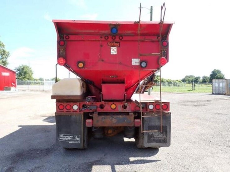 2015-freightliner-108sd-image-6