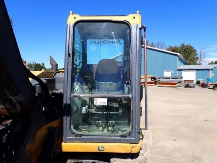 2014-deere-85g-image-18