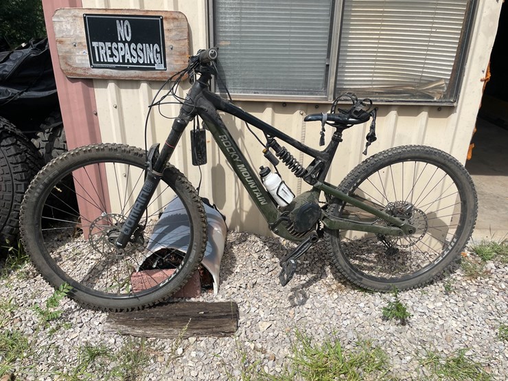 #9157-•-rocky-mountain-softail-e-bike-image-1