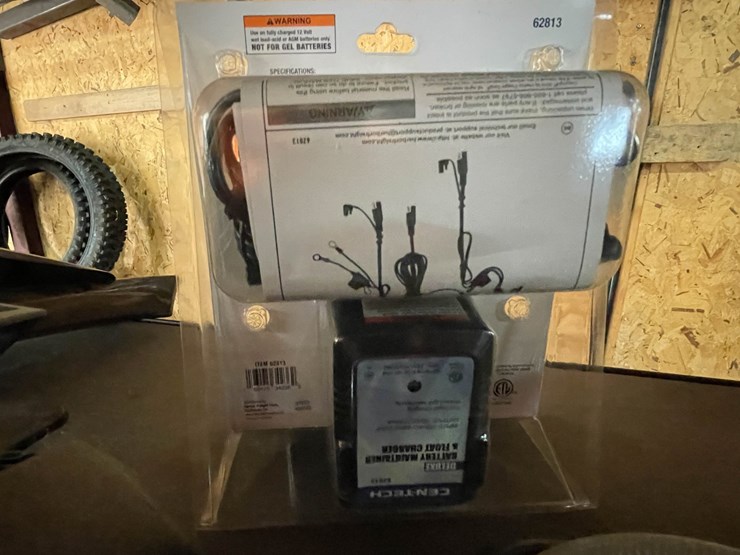 #9237-•-3rd-shelf-items-image-11