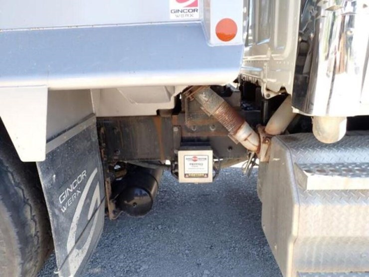 2024-western-star-49x-image-65
