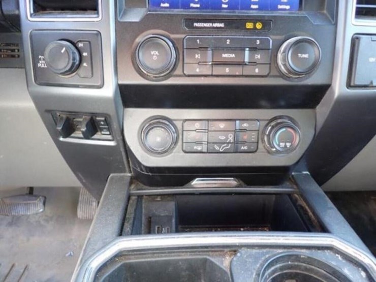 2020-ford-f250-xlt-image-19