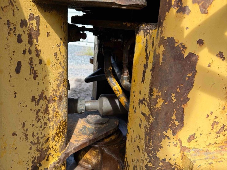 caterpillar-930-image-13