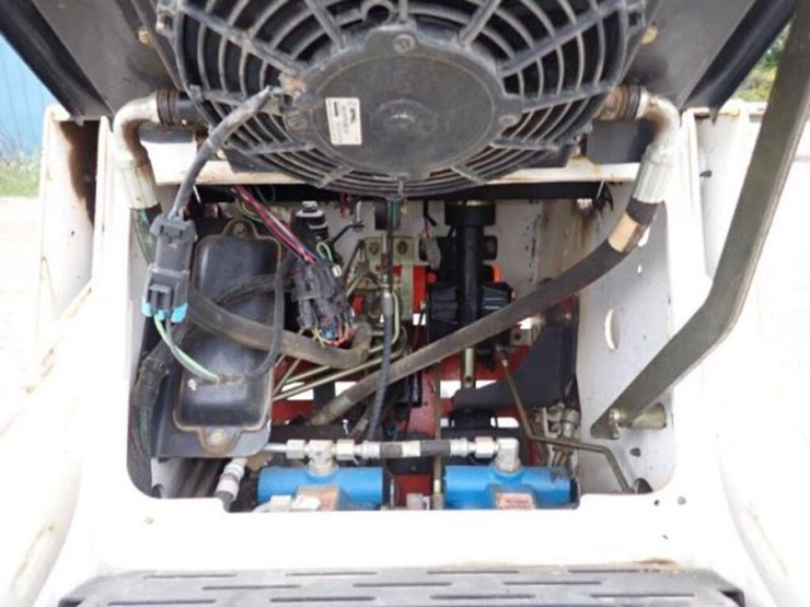 2014-bobcat-mt55-image-35