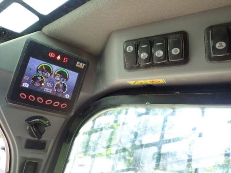 2019-caterpillar-259d-image-11