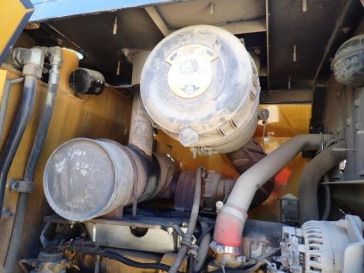 2015-deere-544k-image-61
