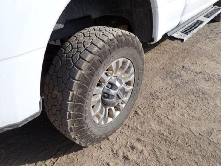 2020-ford-f250-xlt-image-43