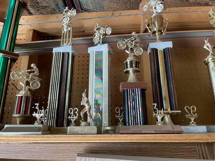 #9255-•-trophies-shelf-image-4