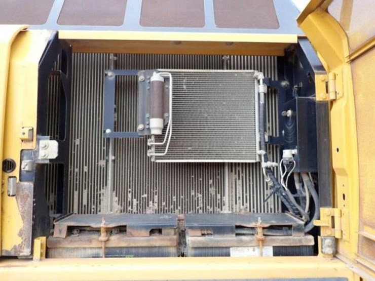 2012-deere-350g-lc-image-52