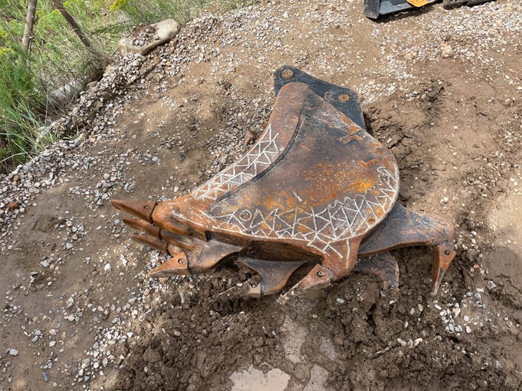 #9177-•-excavator-bucket-image-1
