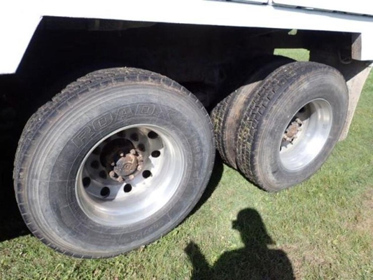 2015-freightliner-114sd-image-53