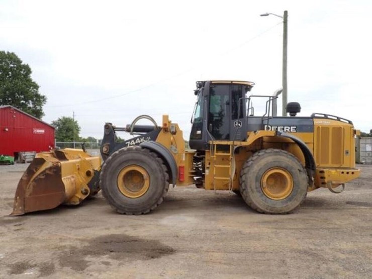 2018-deere-744k-image-8