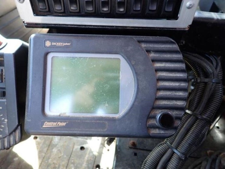 2015-freightliner-108sd-image-22