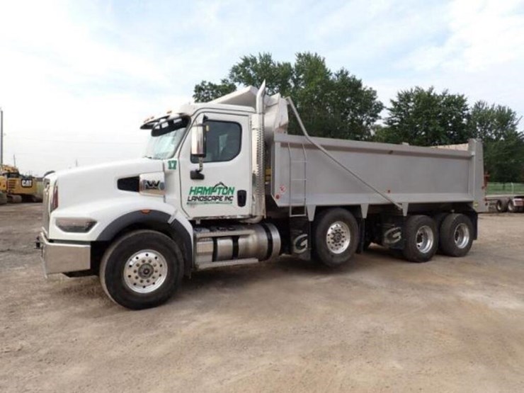 2024-western-star-49x-image-1
