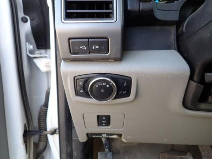 2020-ford-f250-xlt-image-17