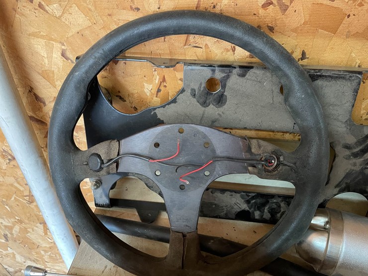 #9249-•-lot-of-assorted-car-and-bike-parts-image-24