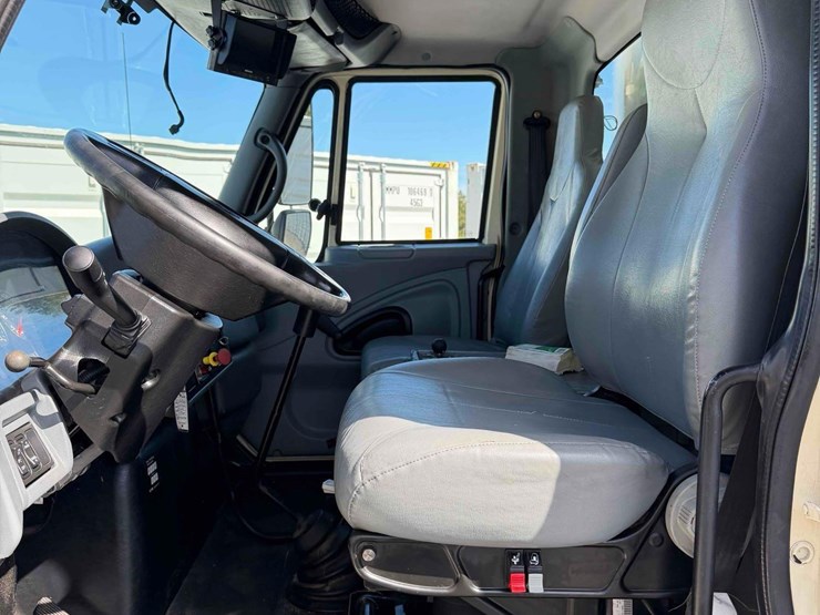 2002-international-durastar-4400-image-30