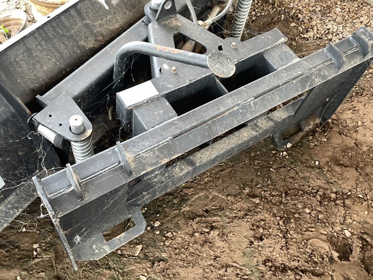#9167-•-skid-steer-snow-blade-image-3