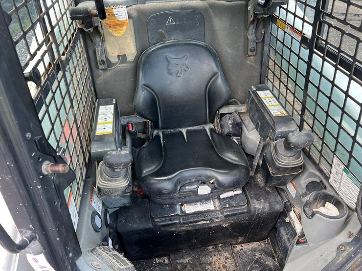 2017-bobcat-t870-image-17
