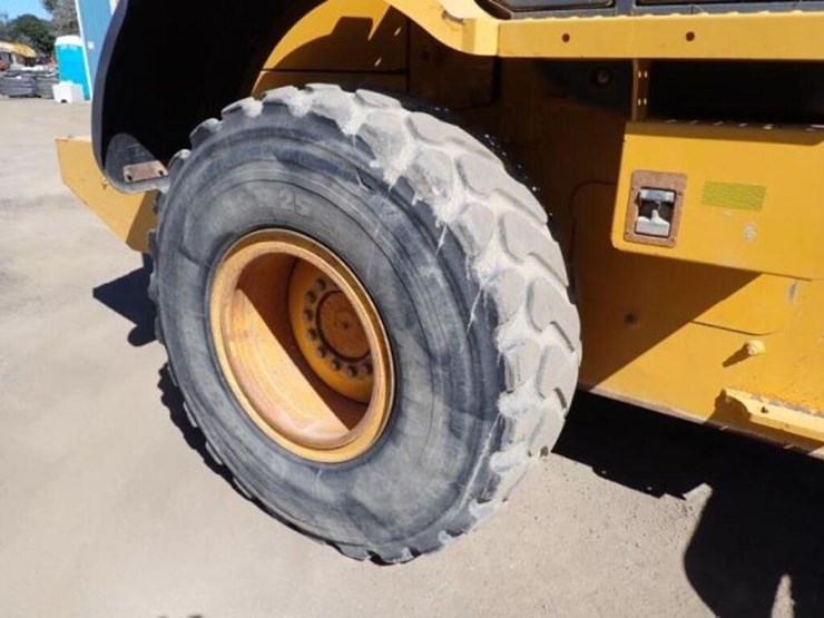 2015-deere-544k-image-47