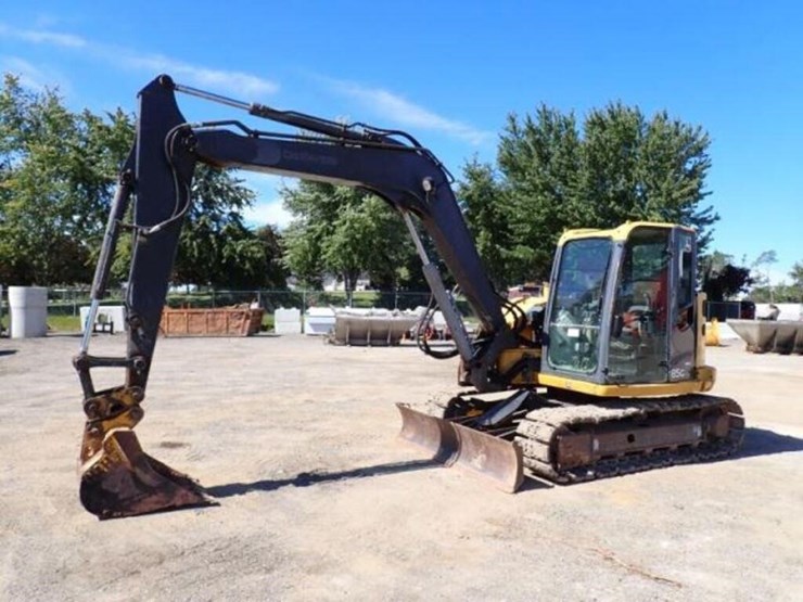 2014-deere-85g-image-1