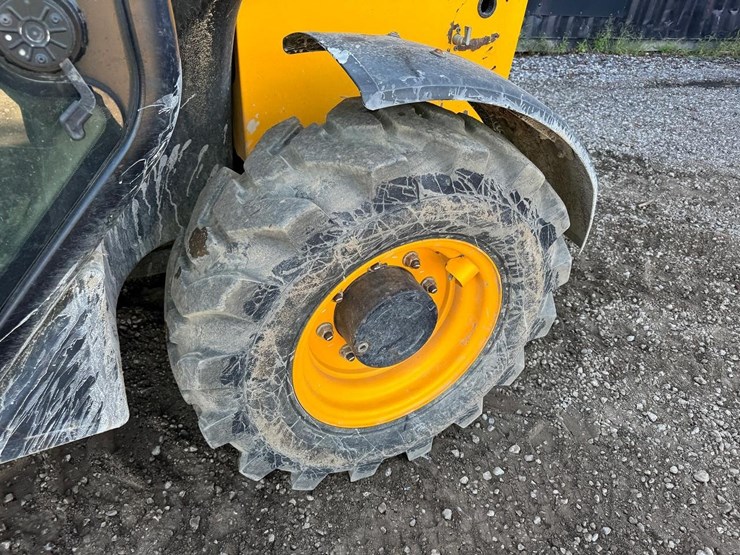 jcb-525-60-image-13