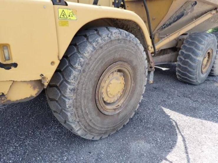 2009-caterpillar-725-image-30