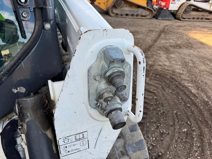 2018-bobcat-t550-image-12