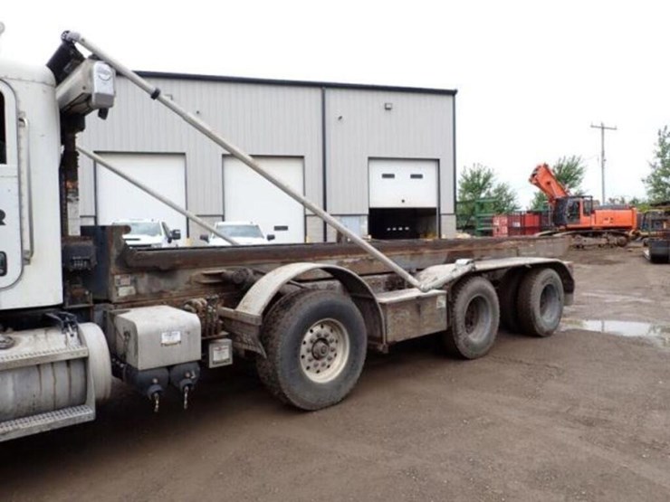 2015-peterbilt-367-image-29