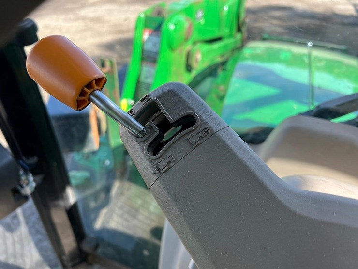 2022-john-deere-5125r-image-22