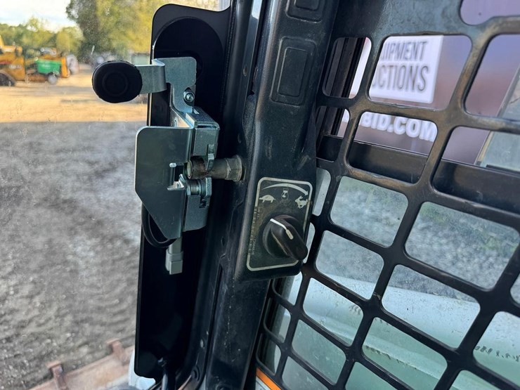 bobcat-t740-image-21