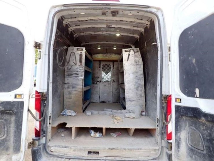 2016-ford-transit-image-34
